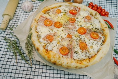 Пицца Тоскана 33 см, Три Колобка